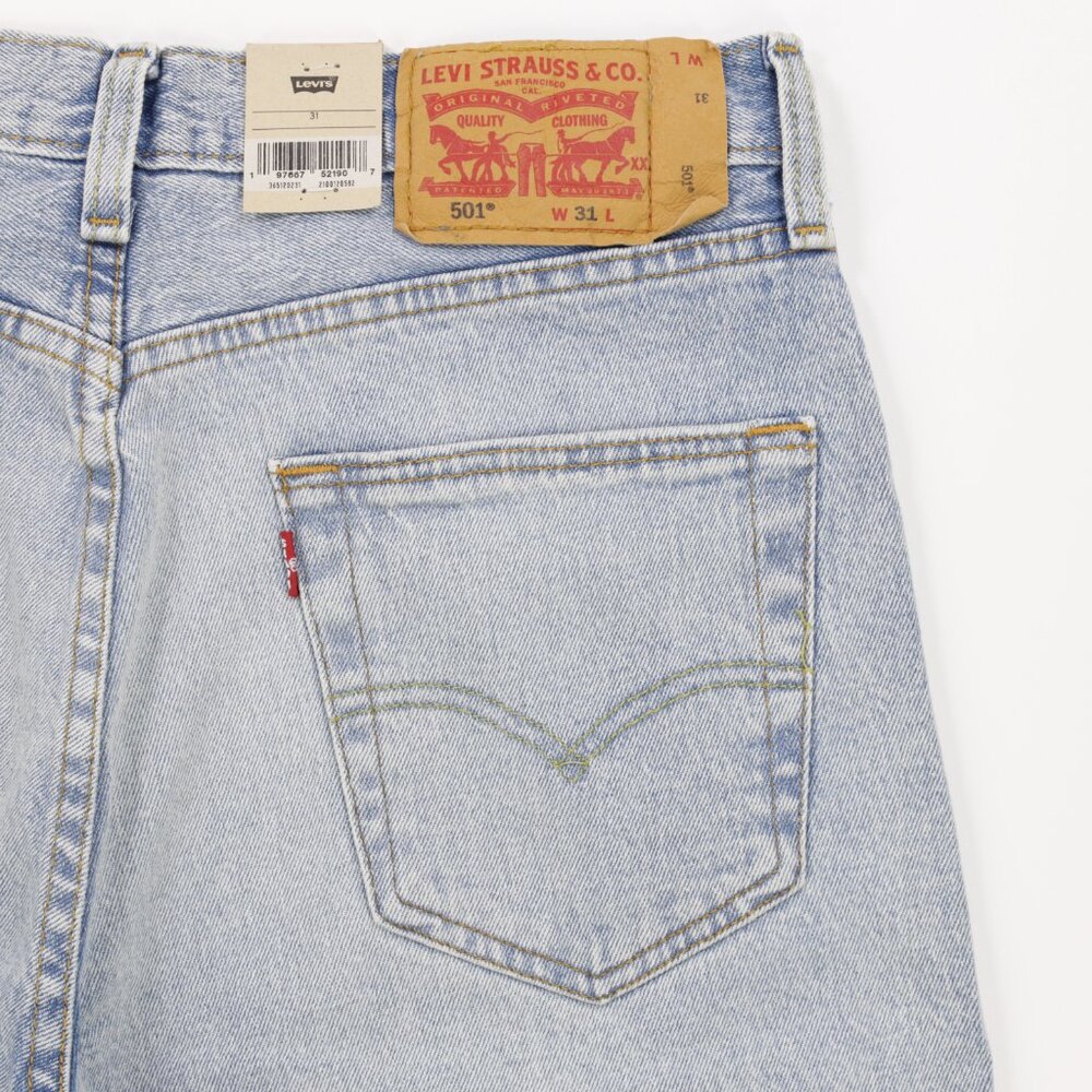 Levi's 501 Men's Original Fit Hemmed 9" Denim Button Fly Shorts Light Blue 31X9 - Picture 6 of 10
